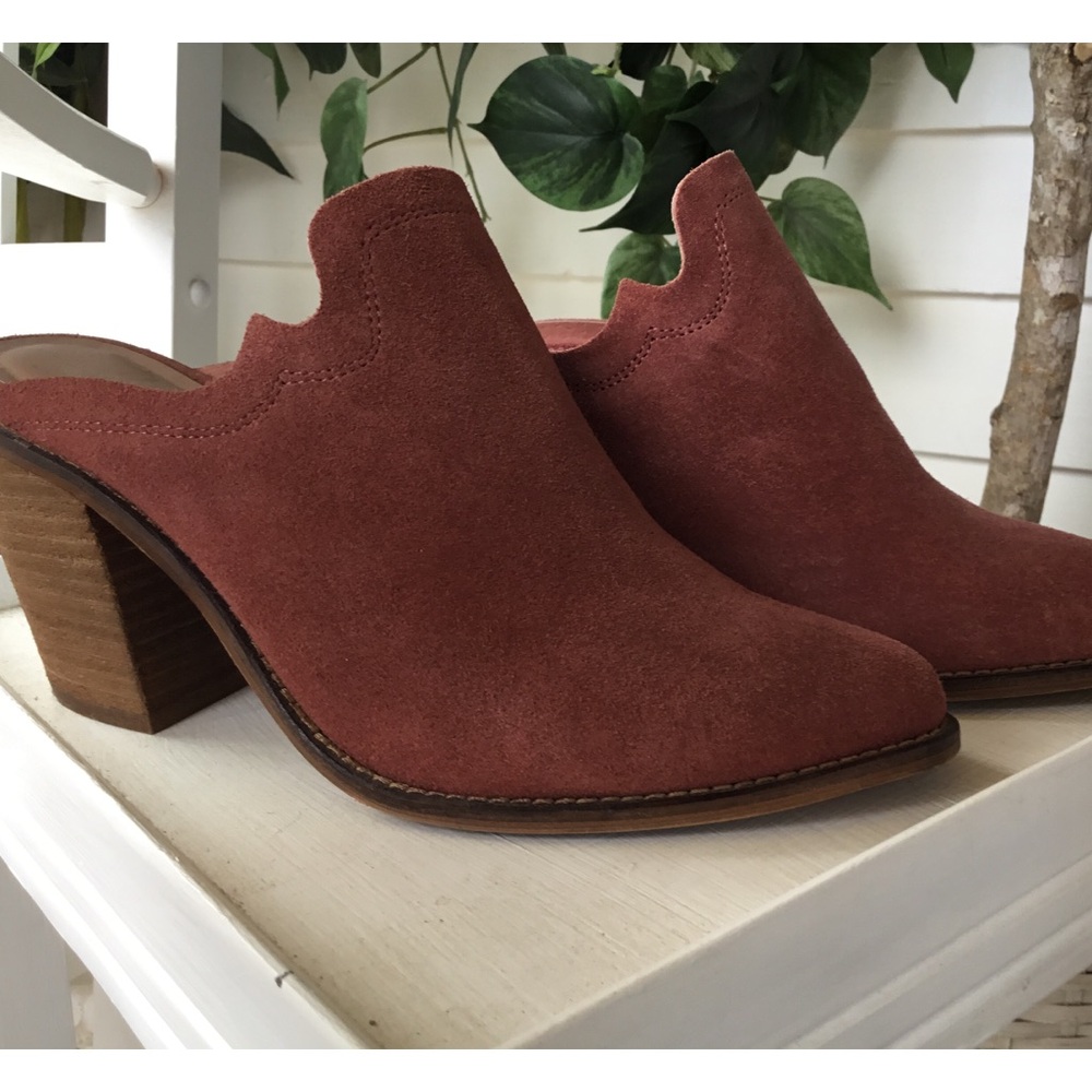 Chinese Laundry mules